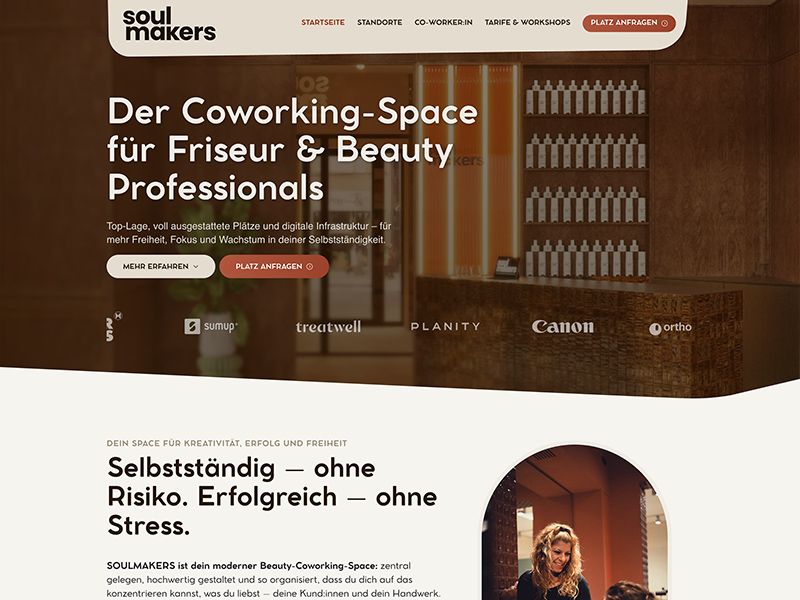 Startseite von SOULMAKERS mit Innenaufnahme des Coworking-Space